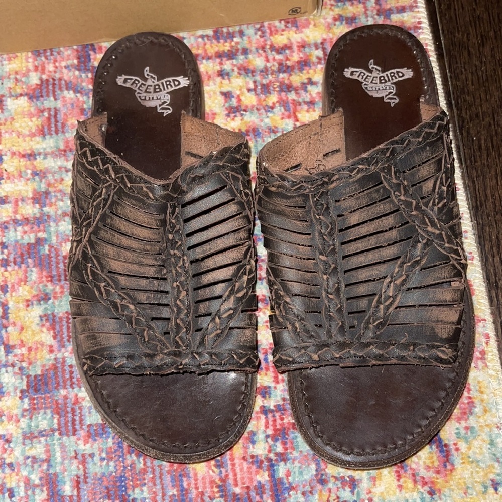 Freebird Slip on sandals Willow size 8